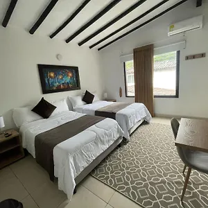 aguacatalaboutique.colombiamedellinhotels.com/